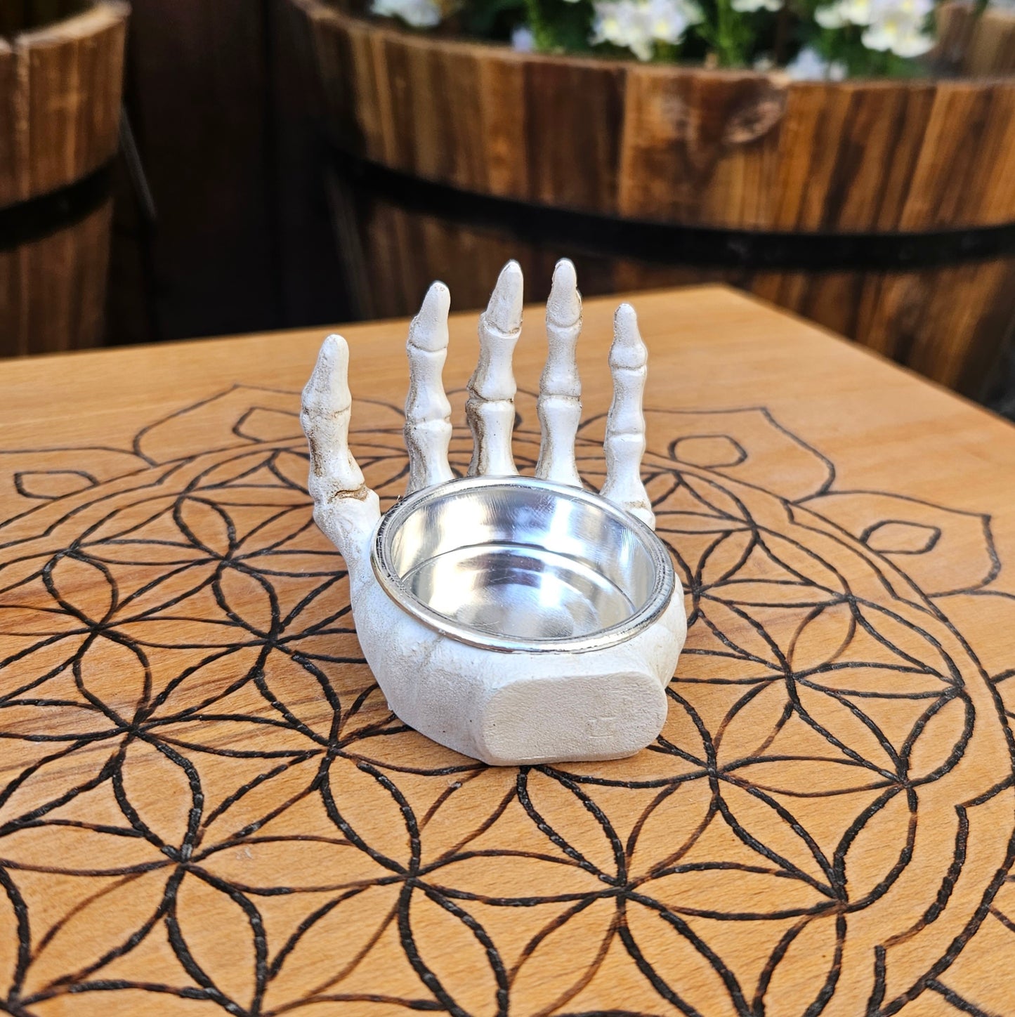 #BS057 Skeletal Hand Tealight / Resin Holder