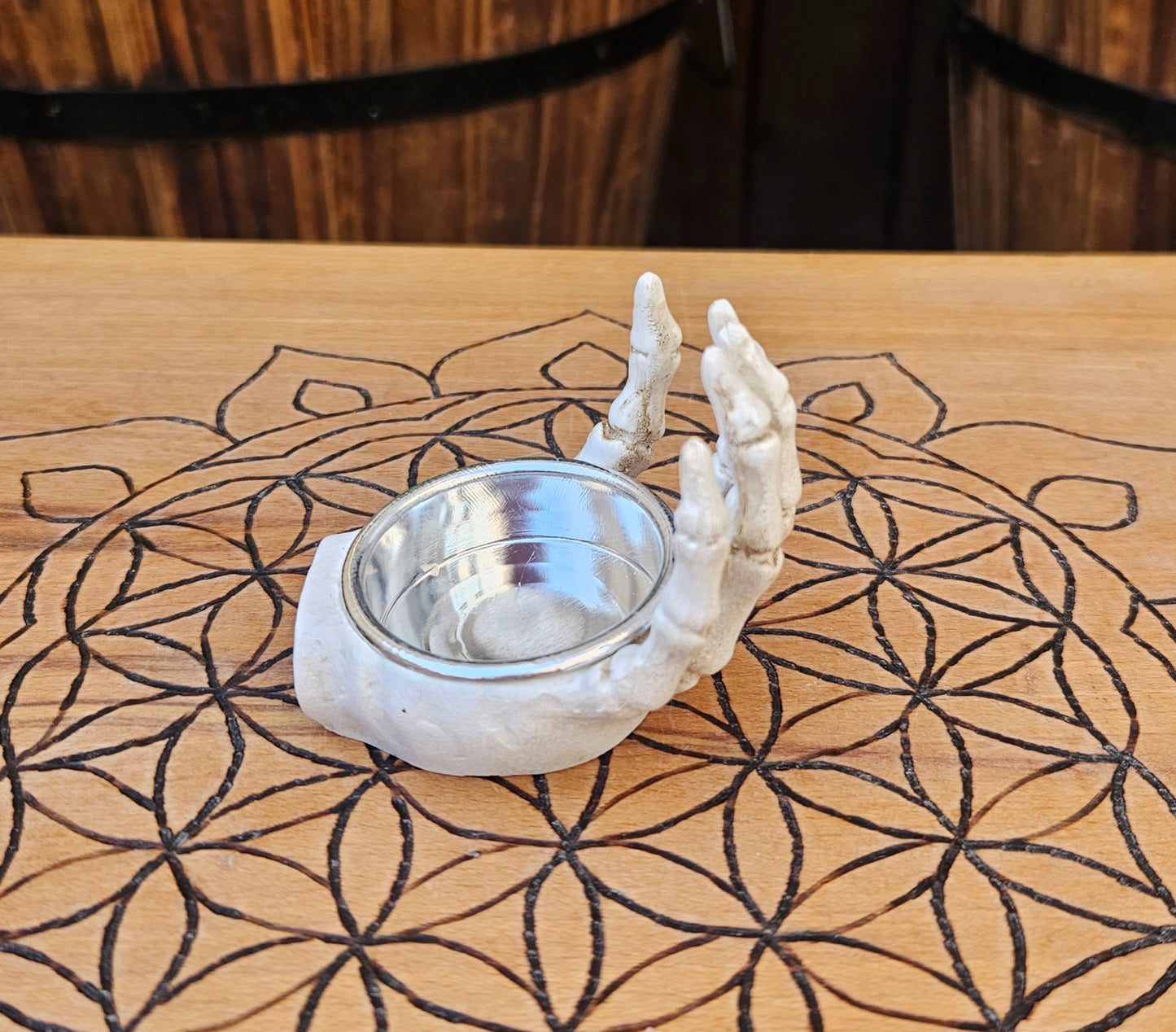 #BS057 Skeletal Hand Tealight / Resin Holder