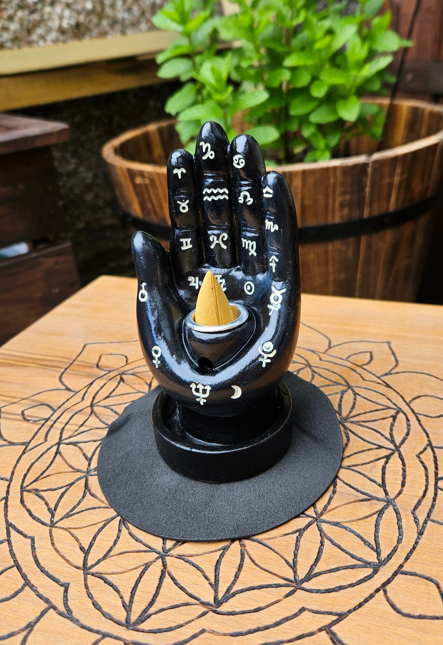 Nemesis Now ~ Palmistry Backflow / Incense Holder ~ Black