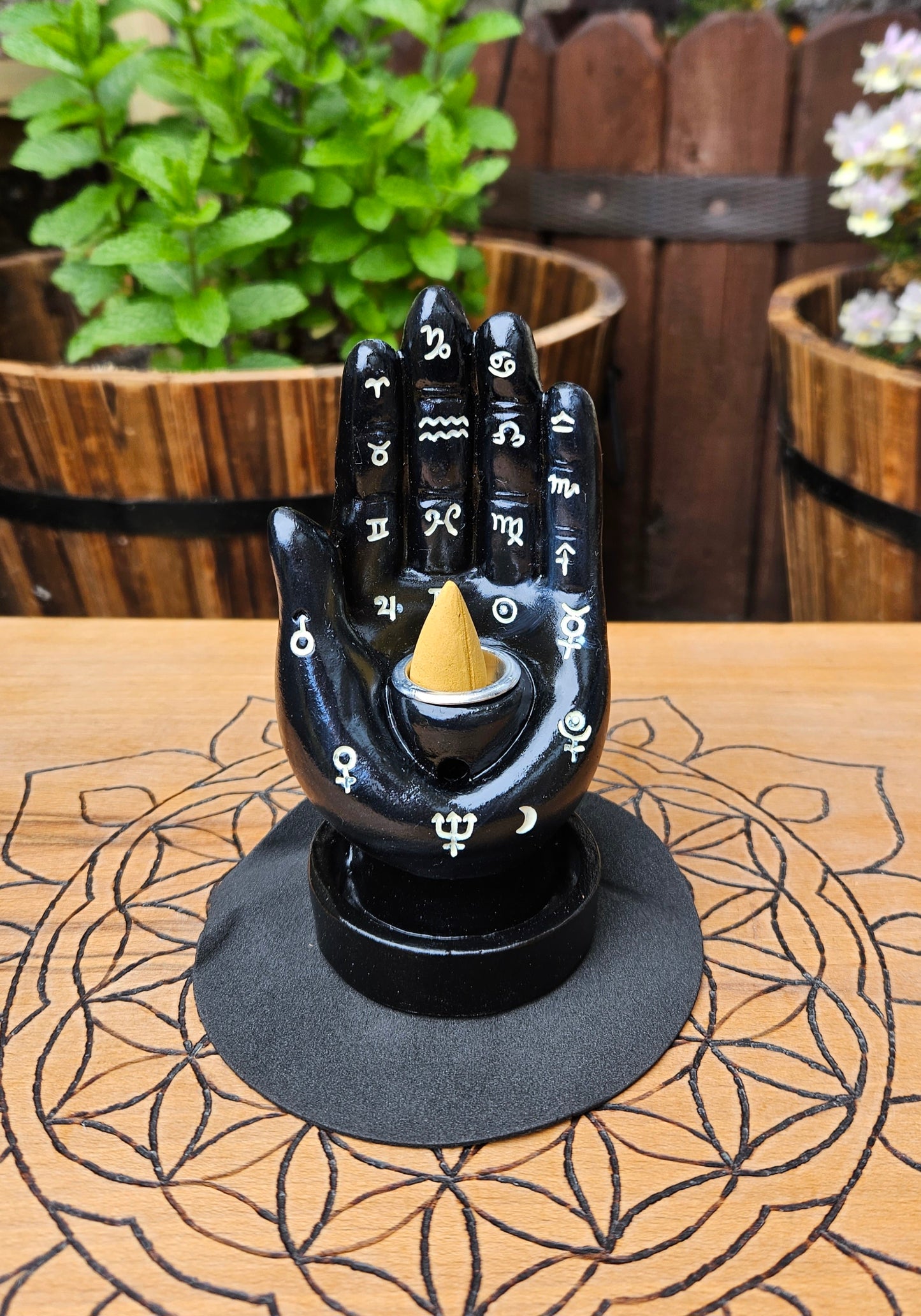Nemesis Now ~ Palmistry Backflow / Incense Holder ~ Black