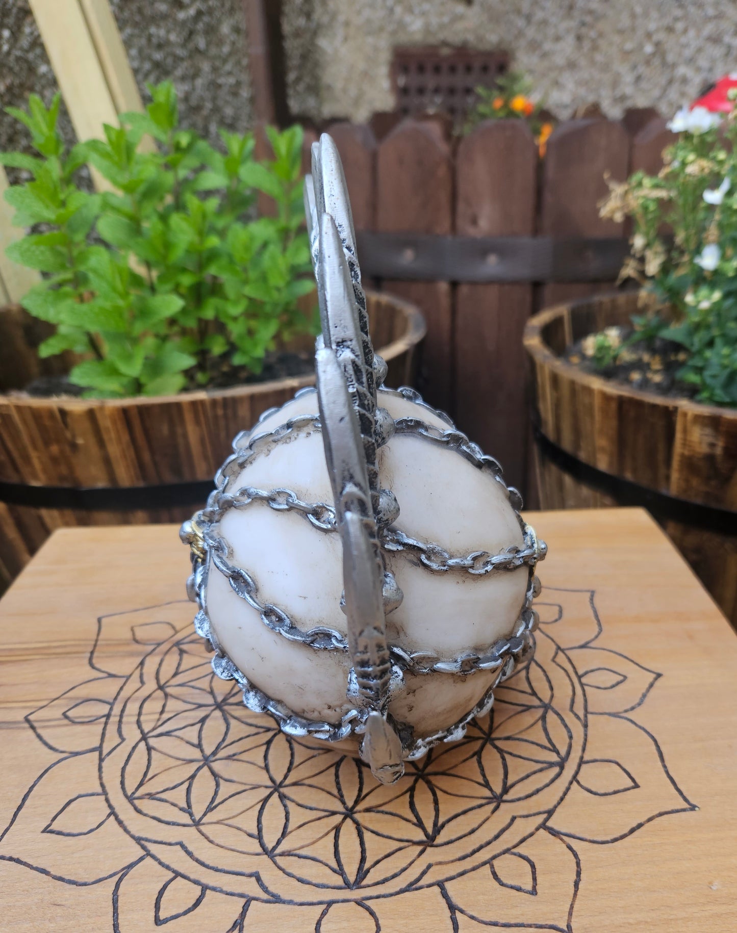 Chain Blade Skull Ornament - Nemesis Now - Ex Display