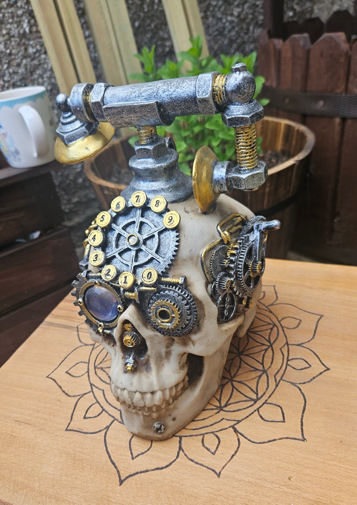 Telephone Skull - Nemesis Now