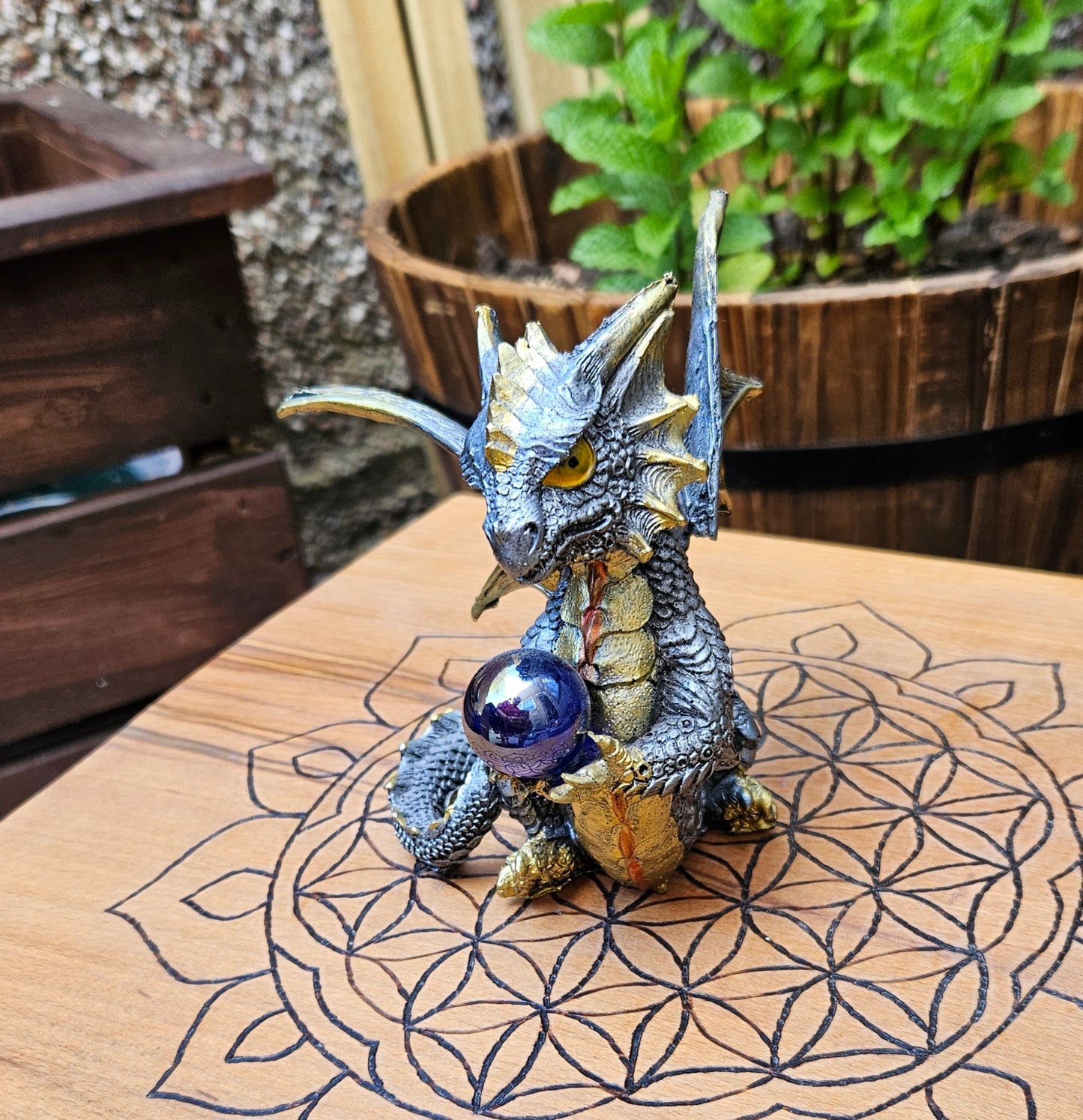Orb Keeper Dragon - Blue (Not its licensed name) - Nemesis Now - EX Display (No Box)
