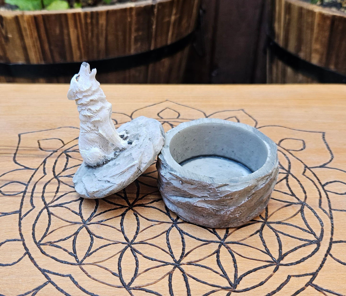 Wolf Trinket Box - Howling (Not its licensed name) - Nemesis Now - EX Display (No Box)