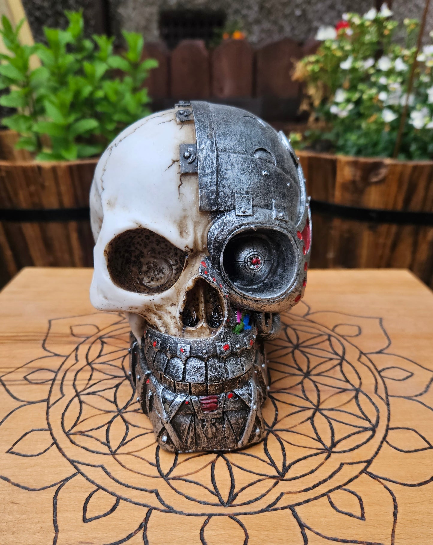 Cyber Skull (Not its licensed name) - Nemesis Now - EX Display (No Box)
