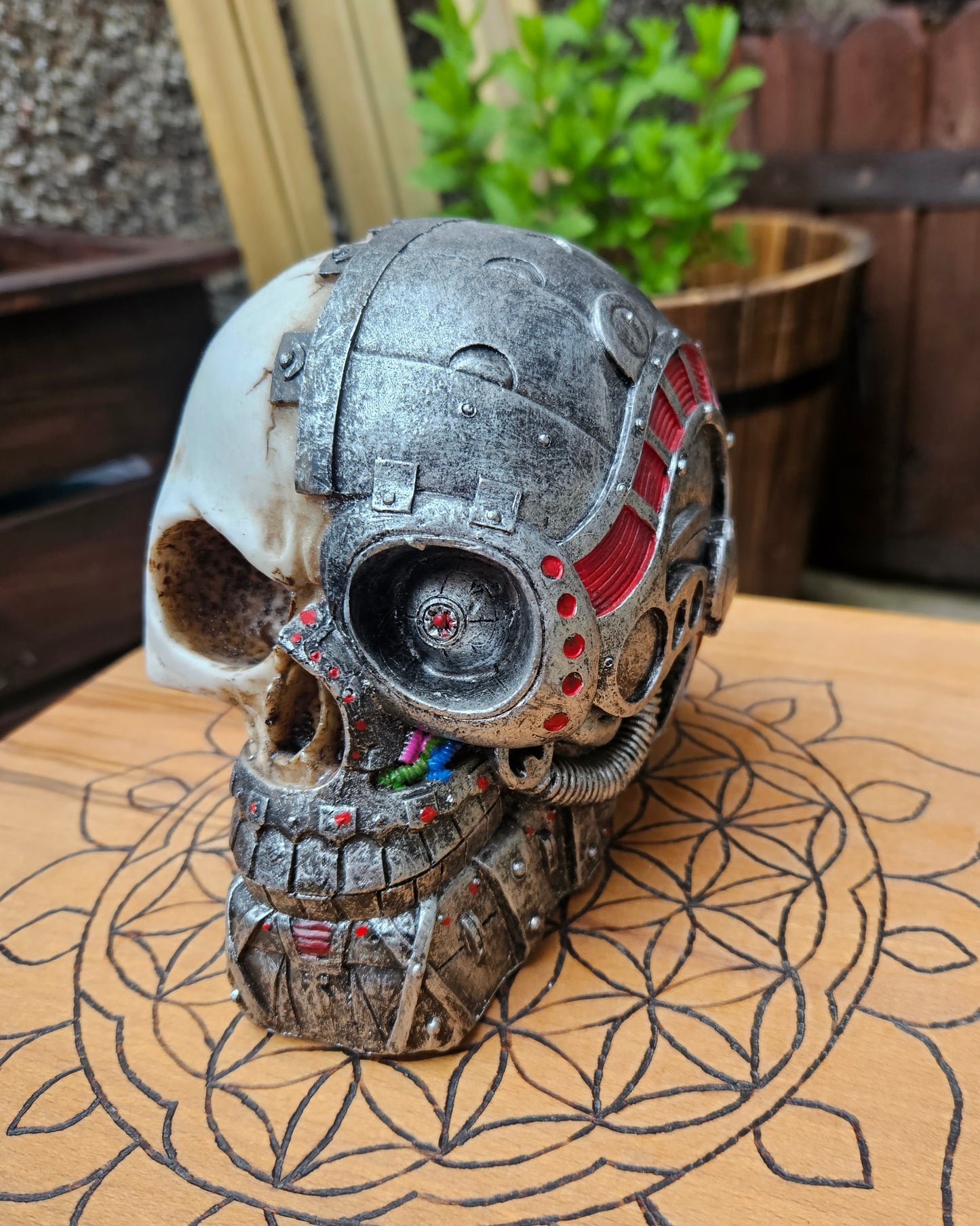 Cyber Skull (Not its licensed name) - Nemesis Now - EX Display (No Box)
