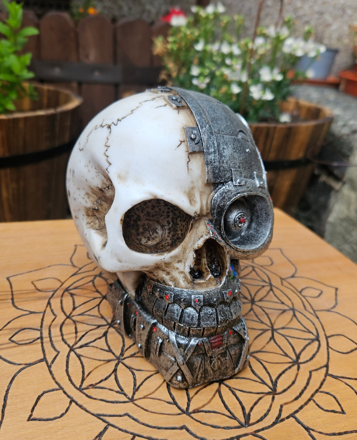 Cyber Skull (Not its licensed name) - Nemesis Now - EX Display (No Box)