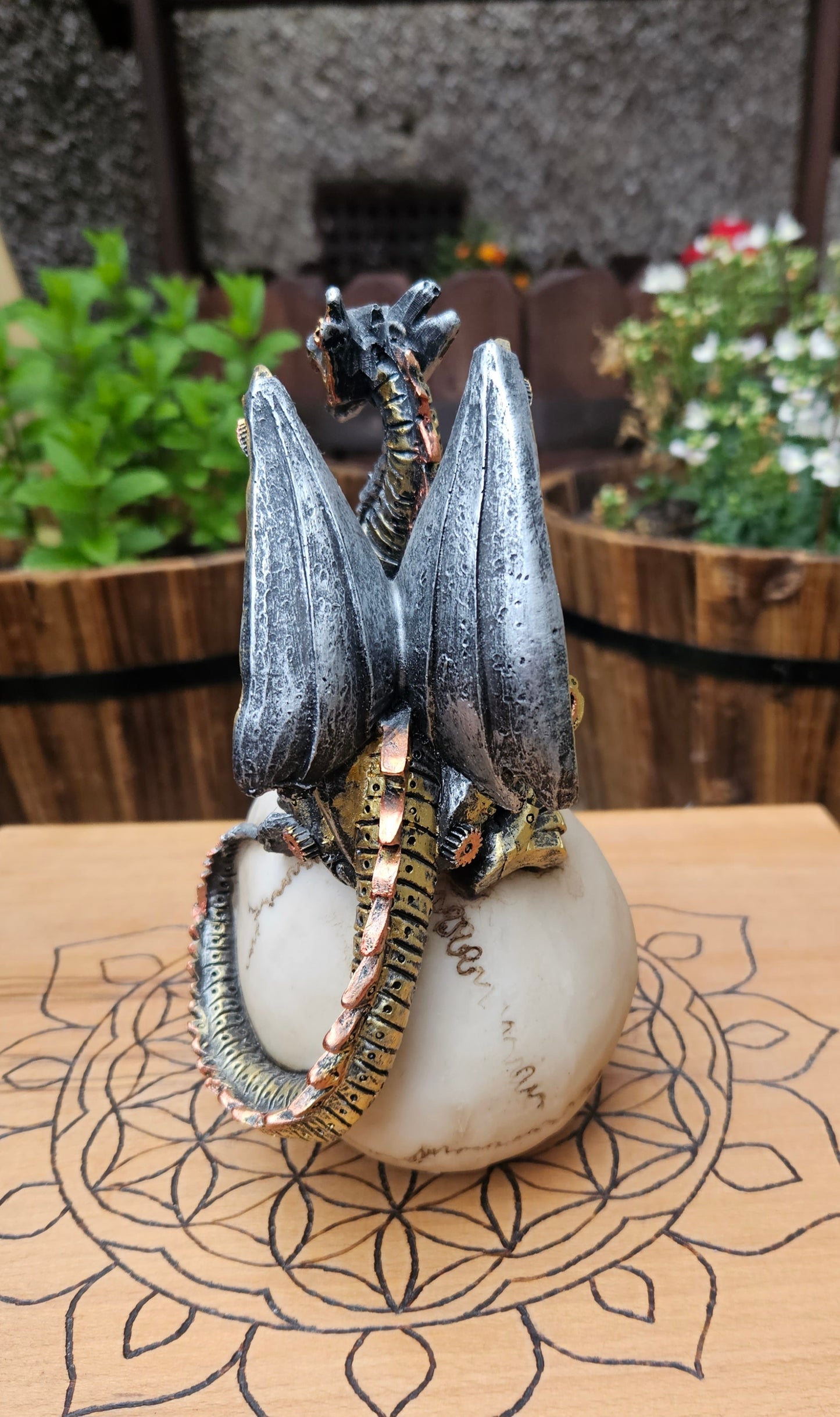 Dragons Grasp - Nemesis Now - EX Display (No Box)