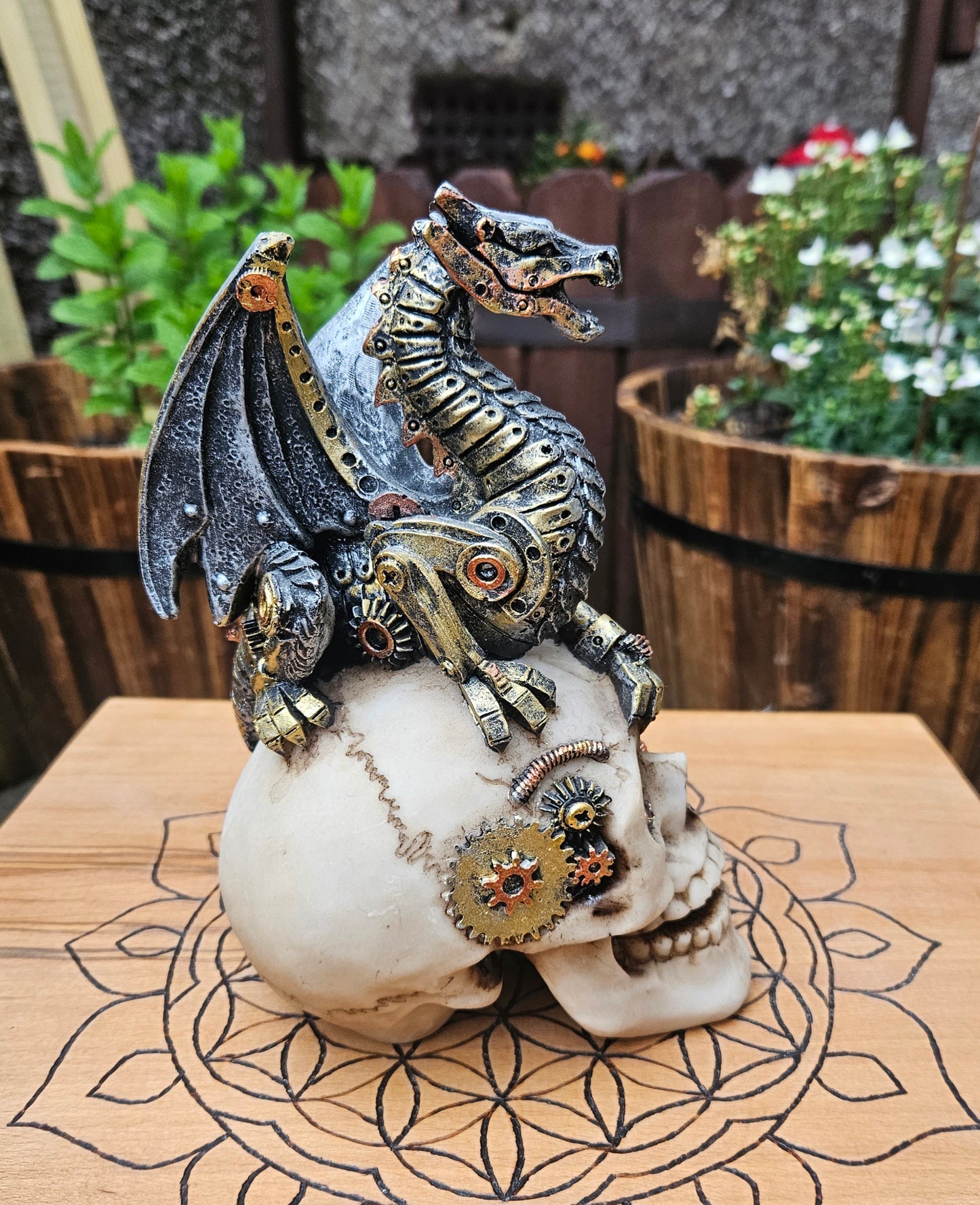 Dragons Grasp - Nemesis Now - EX Display (No Box)