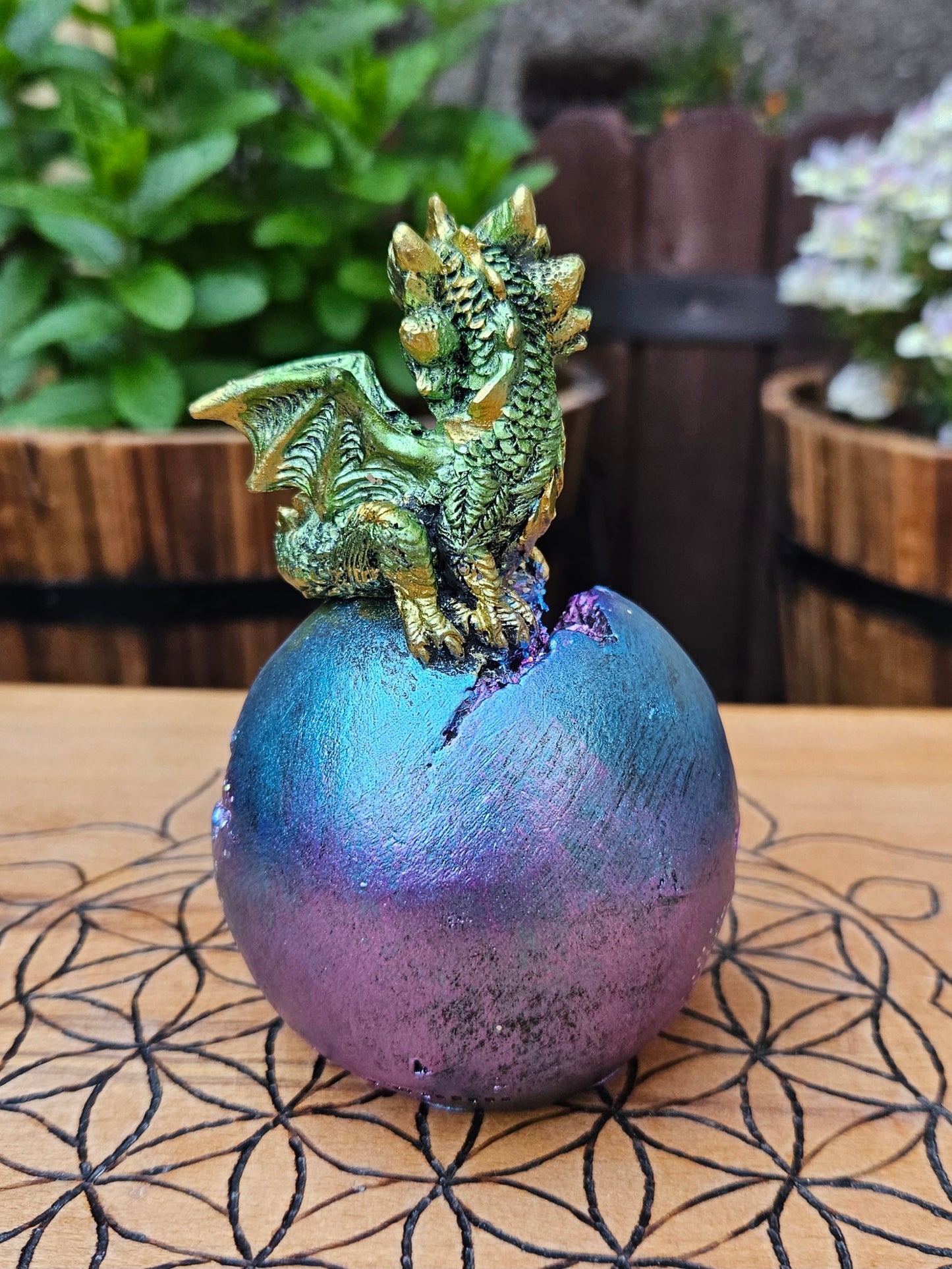 Nemesis Now ~ Geode Guard ~ Green