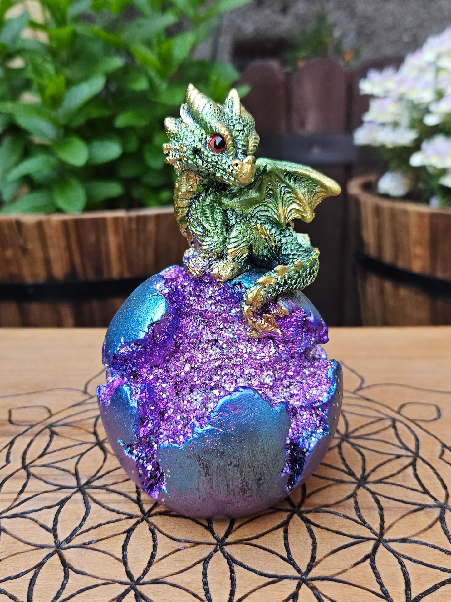 Nemesis Now ~ Geode Guard ~ Green
