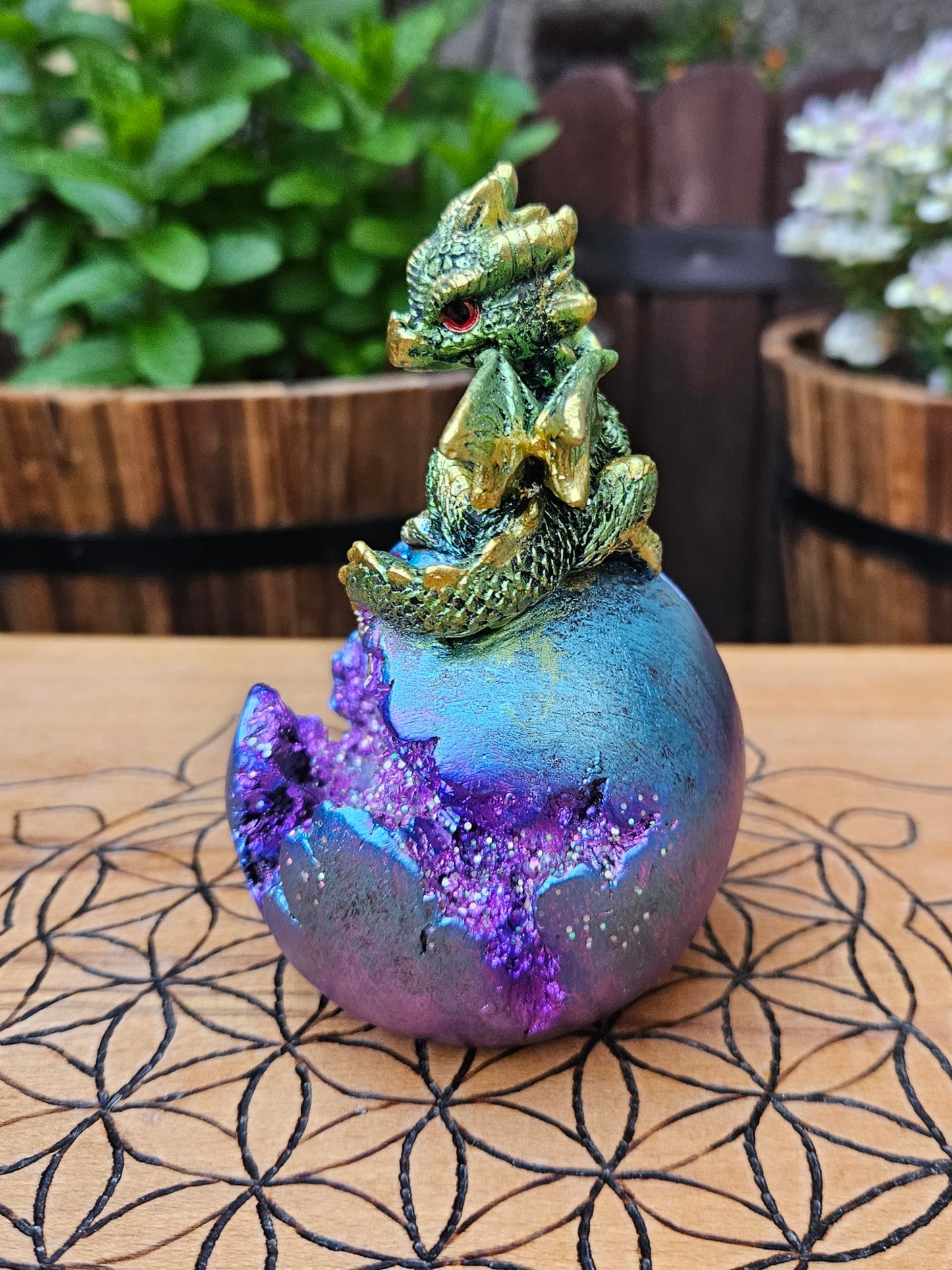 Nemesis Now ~ Geode Guard ~ Green