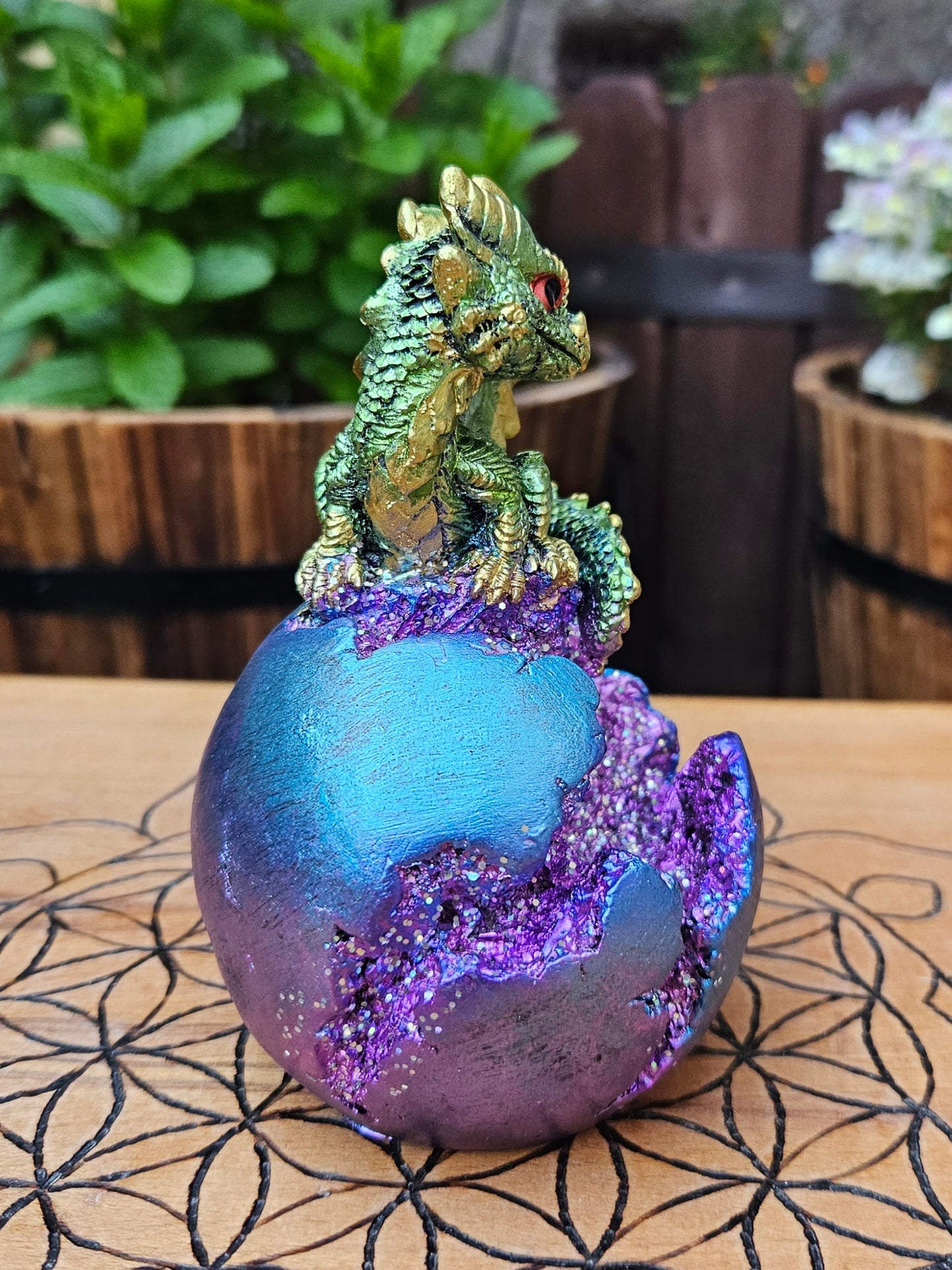 Nemesis Now ~ Geode Guard ~ Green