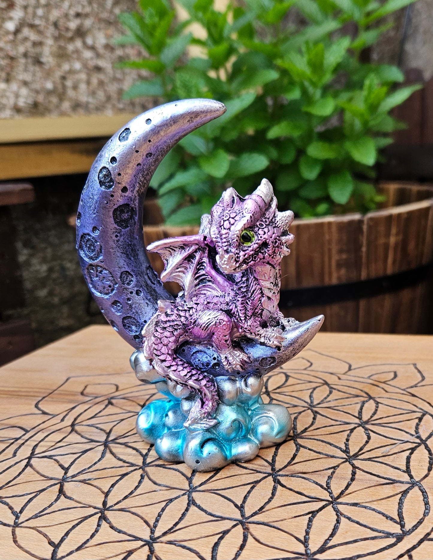 Nemesis Now ~ Crescent Creature