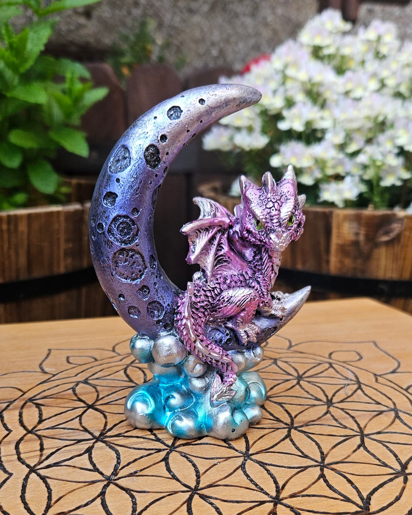 Nemesis Now ~ Crescent Creature
