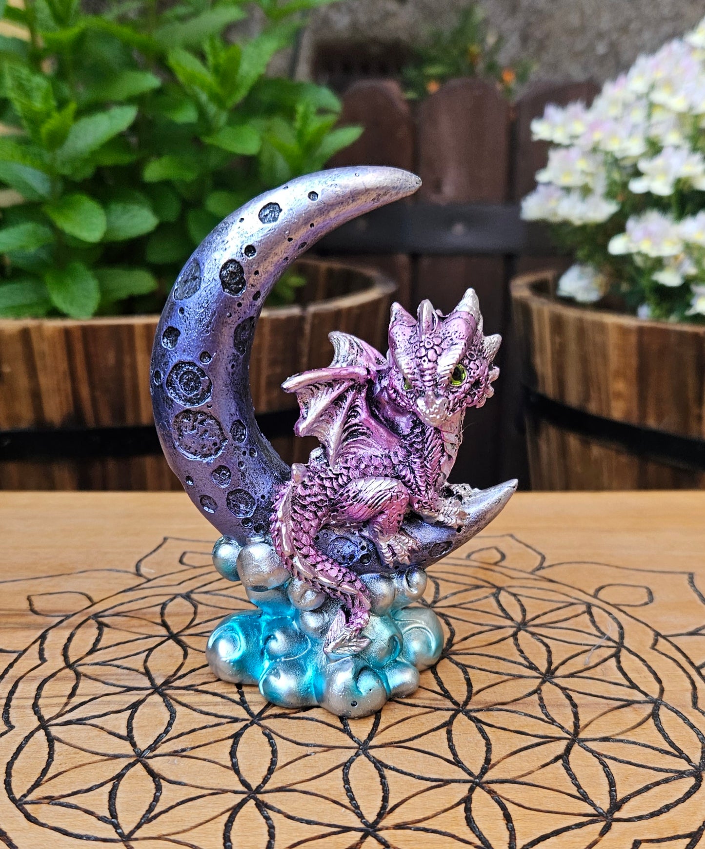 Nemesis Now ~ Crescent Creature