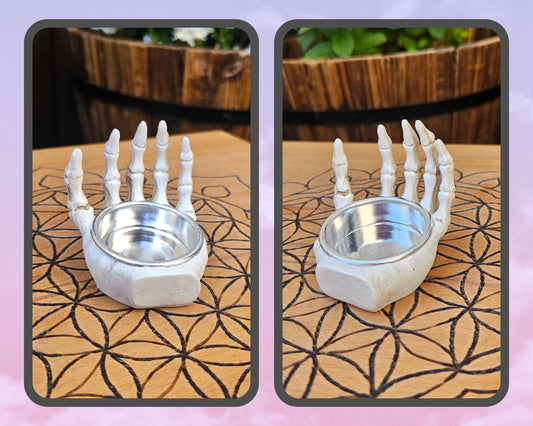 #BS057 Skeletal Hand Tealight / Resin Holder