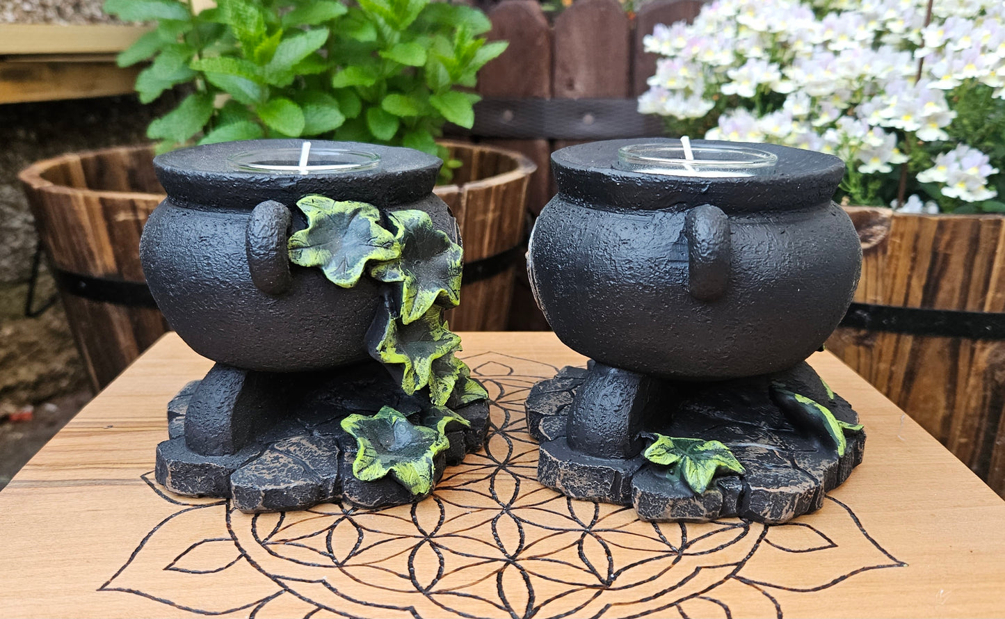Nemesis Now ~ Ivy Cauldron Candle Holders (Pair)