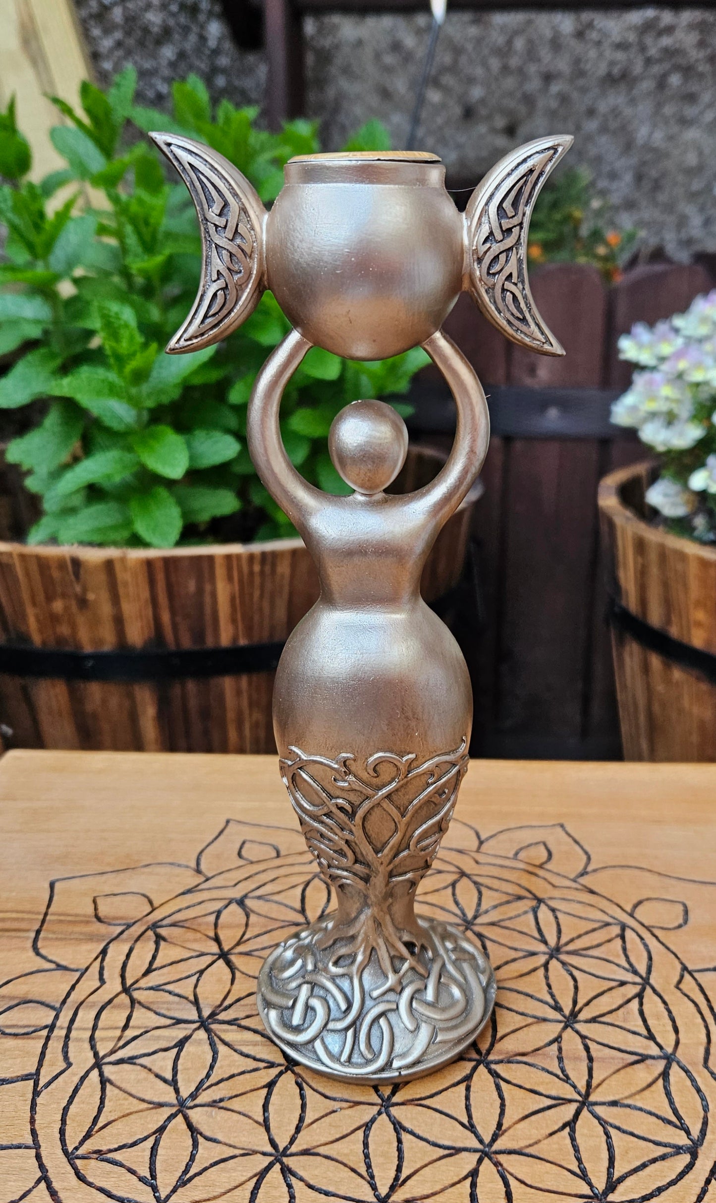 Nemesis Now ~ Spiral Goddess Candle Holder